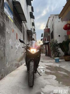 Haojue Suzuki GSX250R - ფოტო 1