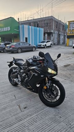 Honda CBR650R - ფოტო 4
