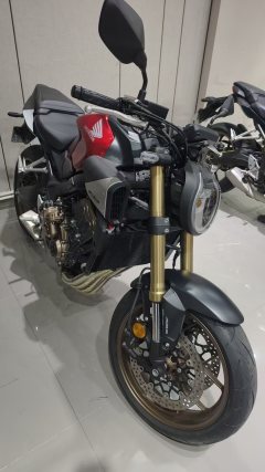 Honda CB650R - photo 5