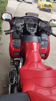 Honda Gold Wing GL1800 - ფოტო 4