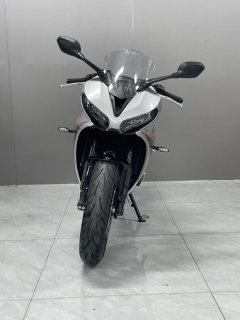 Triumph Daytona 660 - ფოტო 2