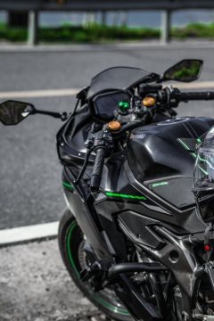 Kawasaki ZX-4R 400 cc - ფოტო 1