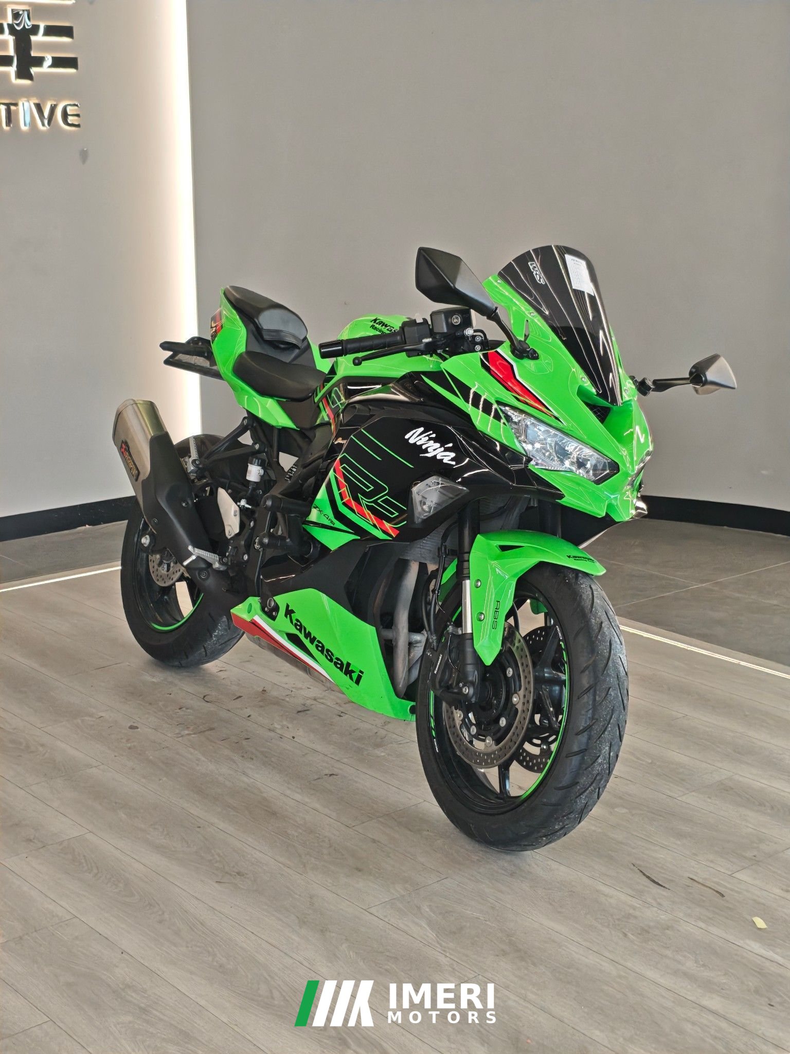 2023 Kawasaki ZX-4R 400 cc