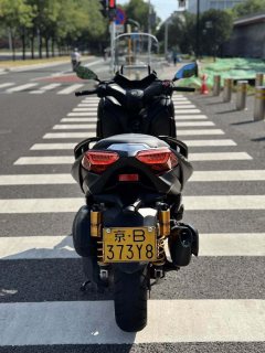Yamaha XMAX 300 cc - photo 6