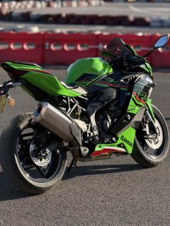 Kawasaki ZX-4R 400 cc - photo 2