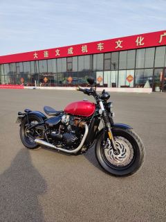 Triumph Bonneville Bobber 1200 cc - ფოტო 1