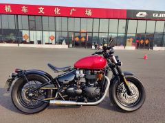 Triumph Bonneville Bobber 1200 cc - ფოტო 8