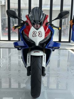 Honda CBR650R - photo 8