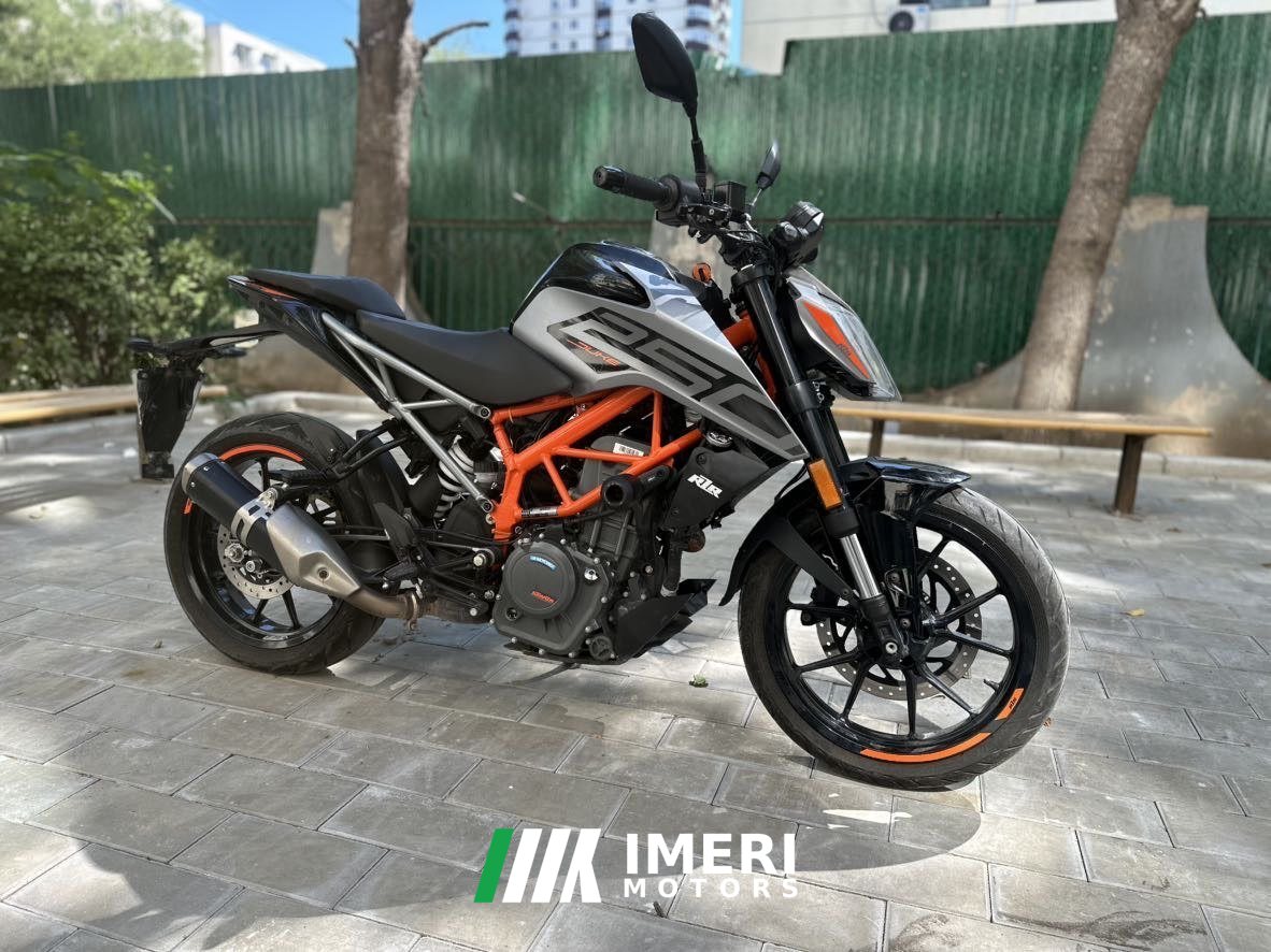 2022 KTMR2R 250 Duke