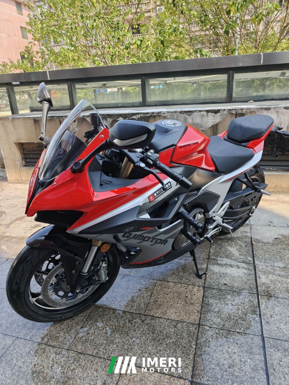 QJMOTOR Roewe i5 550 / Sai 550 *(Context-dependent, usually referring to the motorcycle "Sai 550" or Roewe car v - motorcycl…