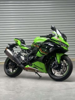 Kawasaki ZX-4R 400 cc - photo 1