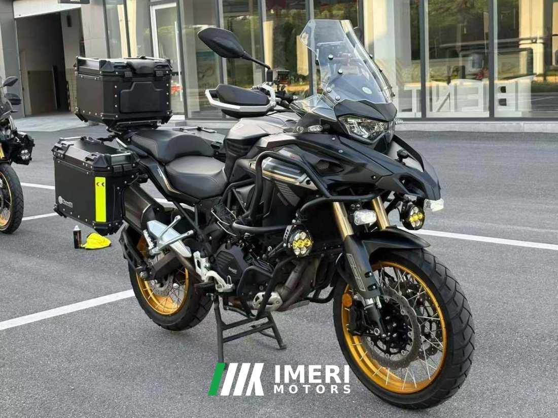 Benelli TRK552 550 cc - мотоцикл из Китая