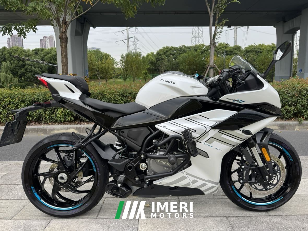 2025 CFMOTO 250SR