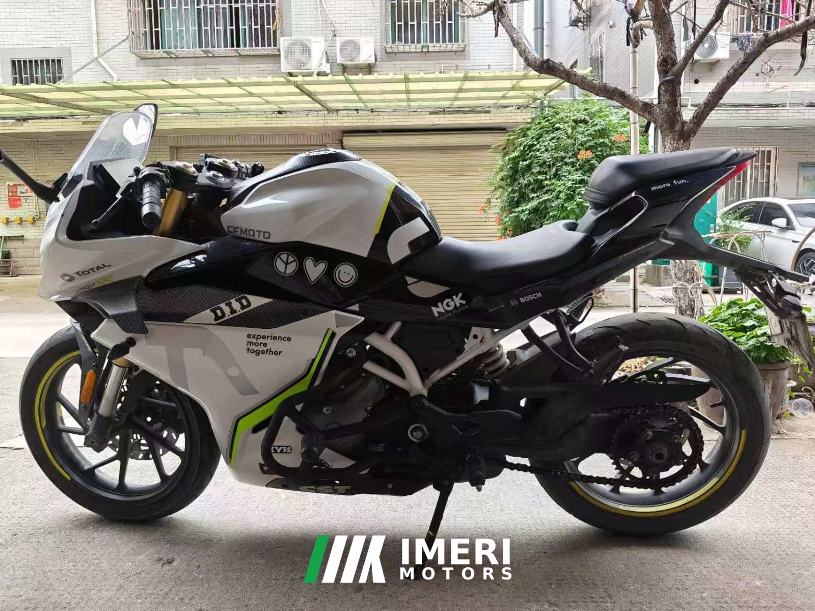 2022 CFMOTO 250SR