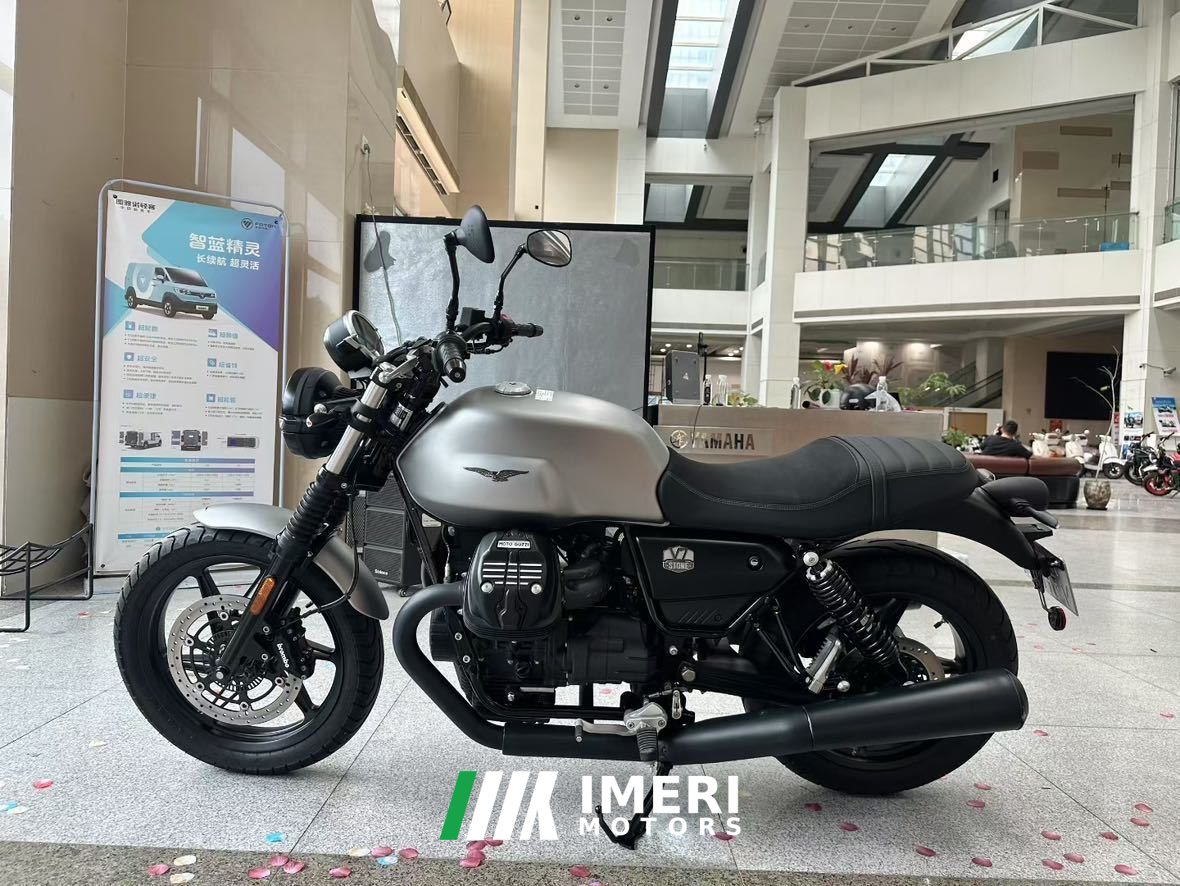 2025 Moto Guzzi V7 850 cc