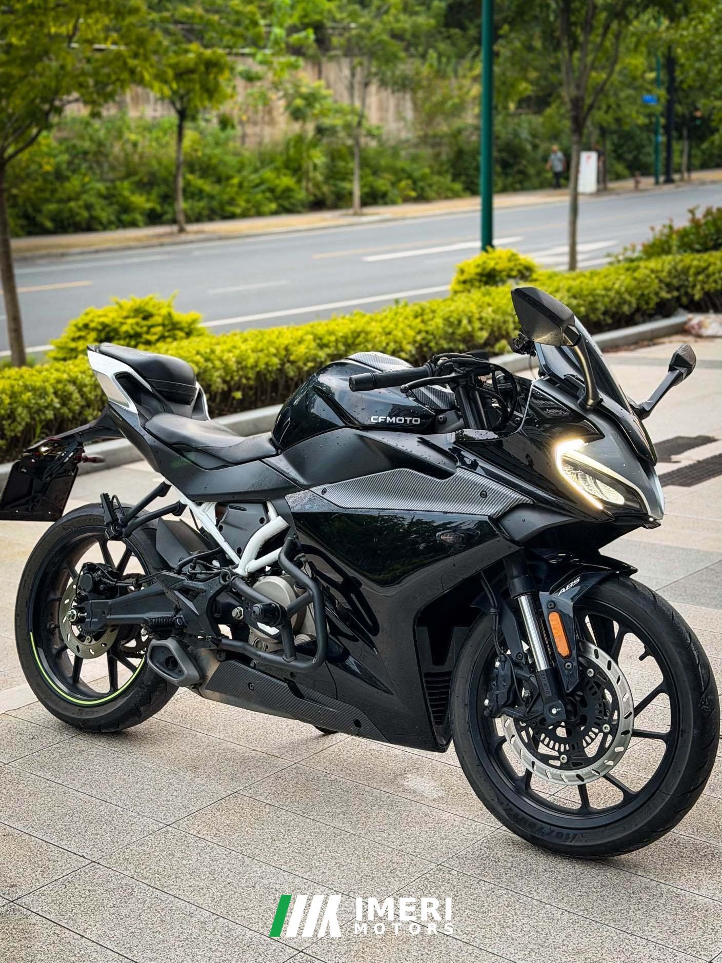 2022 CFMOTO 250SR
