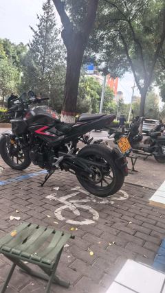 Honda CB400F - ფოტო 1