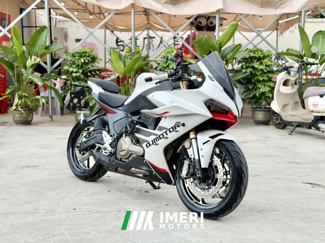 QJMOTOR Roewe i5 550 / Sai 550 *(Context-dependent, usually referring to the motorcycle "Sai 550" or Roewe car v - motorcycl…