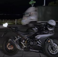 Honda CBR400R - ფოტო 1