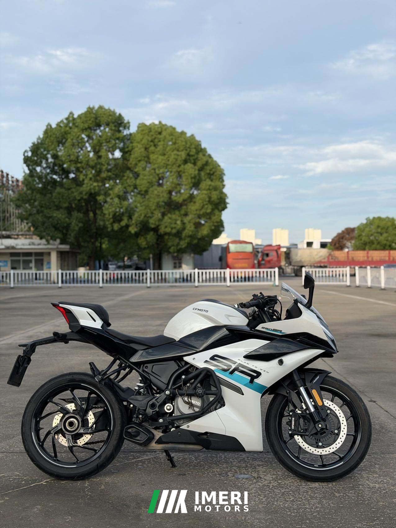 2023 CFMOTO 250SR