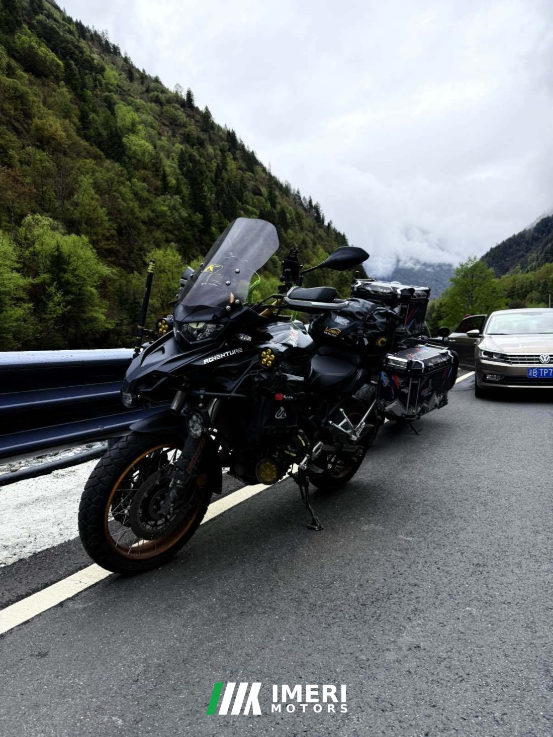 Benelli TRK552 550 cc - мотоцикл из Китая