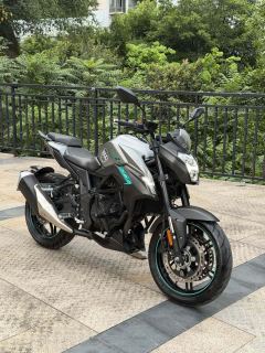 Voge 300R - ფოტო 1