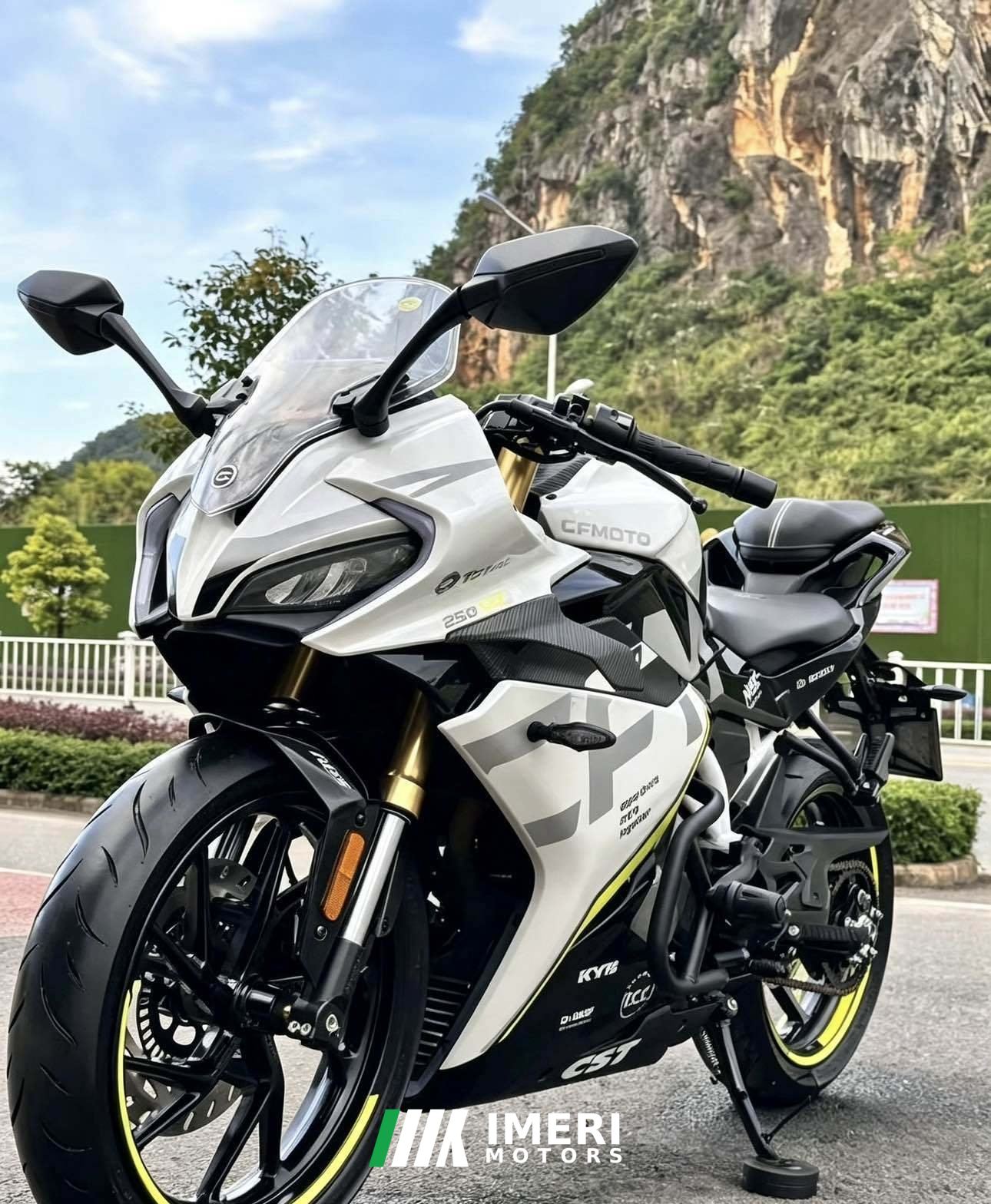 2025 CFMOTO 250SR
