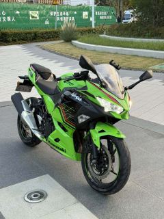 Kawasaki Ninja 400 - photo 1