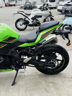Kawasaki ZX-4R 400 cc - ფოტო 8
