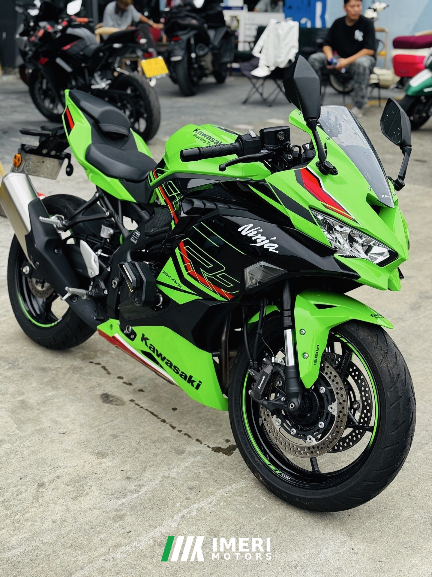 2023 Kawasaki ZX-4R 400 cc