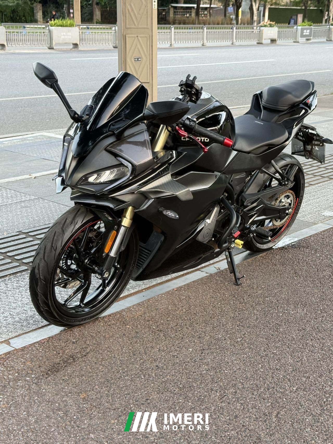 2023 CFMOTO 250SR