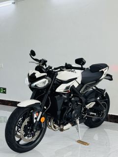 Triumph Street Triple 765 - photo 3