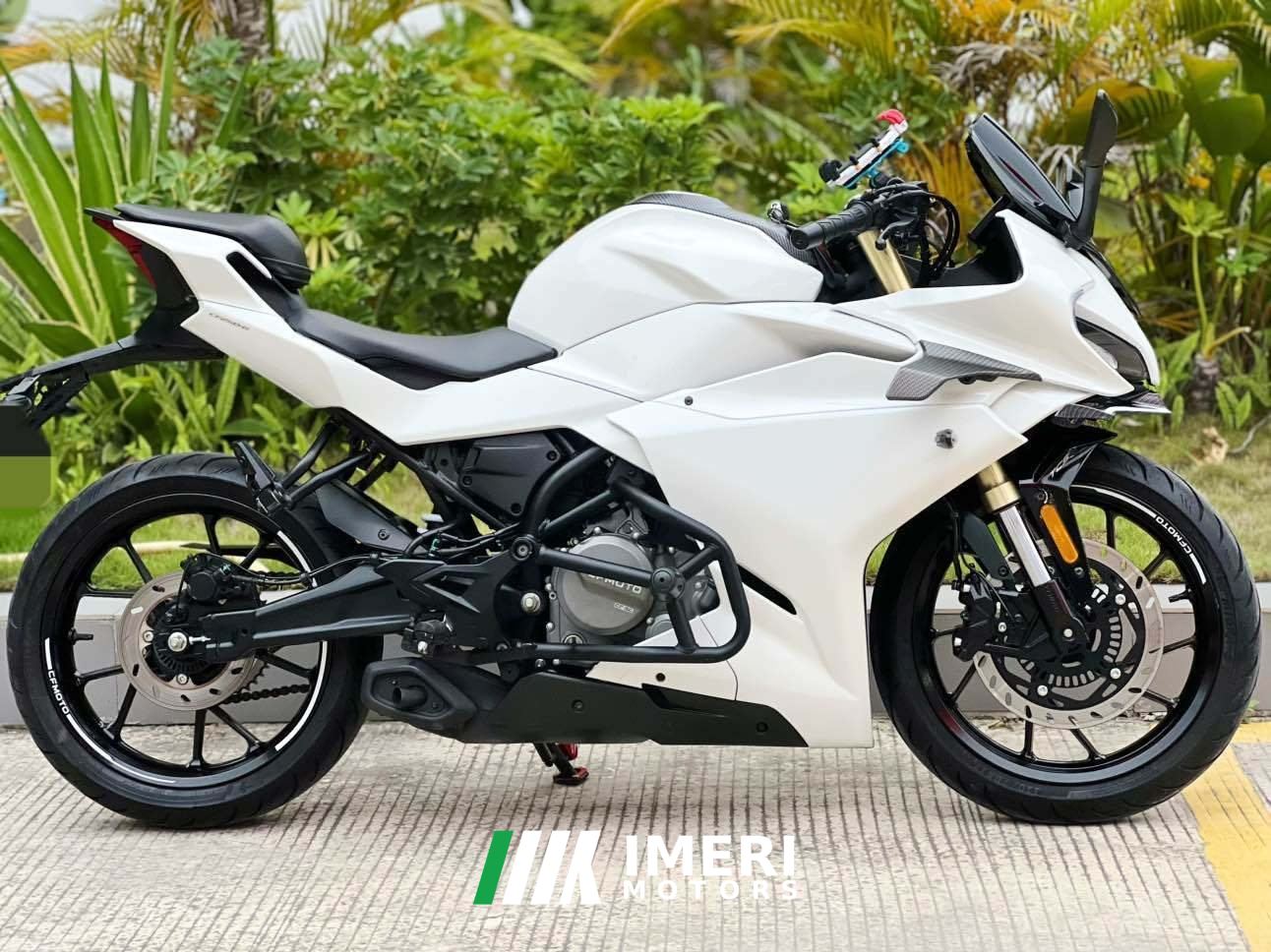 2025 CFMOTO 250SR
