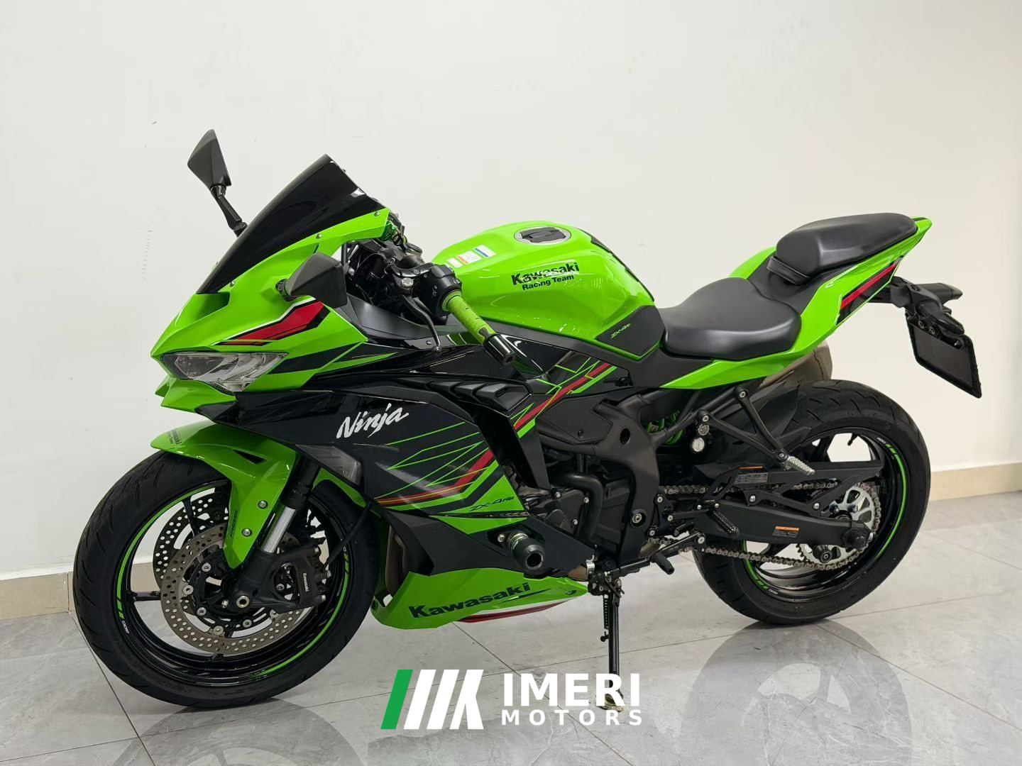 2023 Kawasaki ZX-4R 400 cc