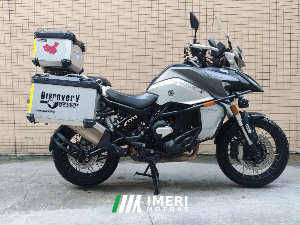 QJMOTOR Xiao 750 - motorcycle from China