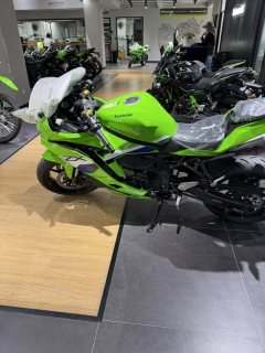 Kawasaki ZX-4R 400 cc - photo 3
