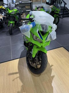 Kawasaki ZX-4R 400 cc - photo 5