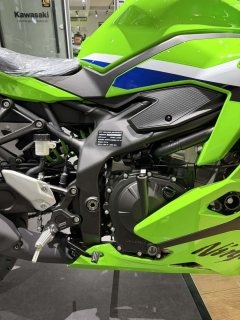 Kawasaki ZX-4R 400 cc - photo 8