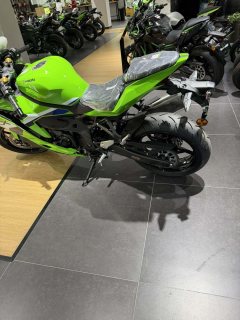 Kawasaki ZX-4R 400 cc - photo 9