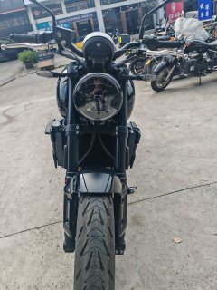 Triumph Trident 660 - ფოტო 3