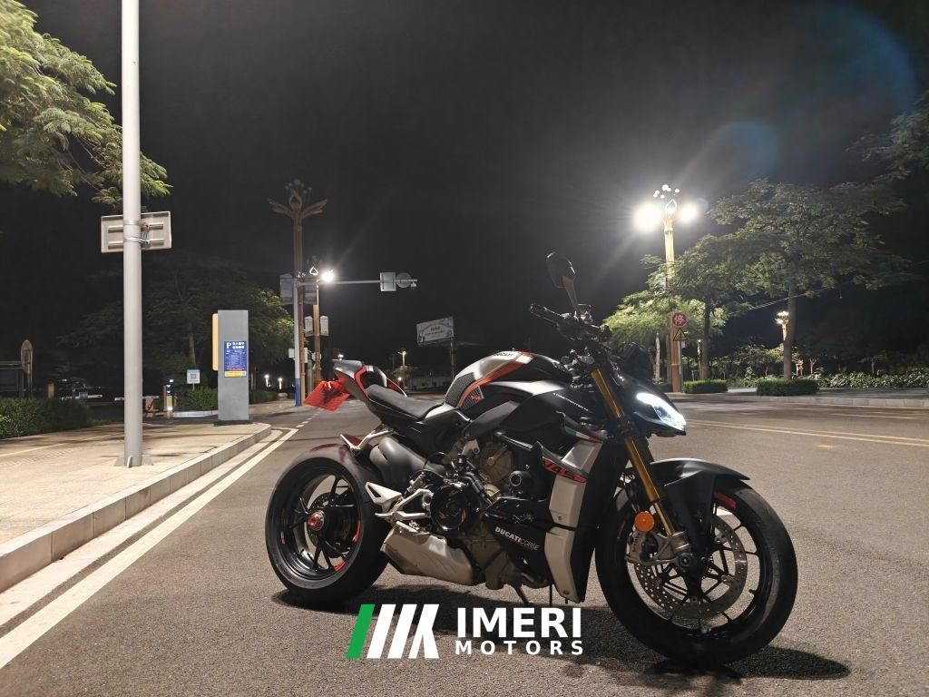 2021 Ducati Street Fighter V4 1100 cc