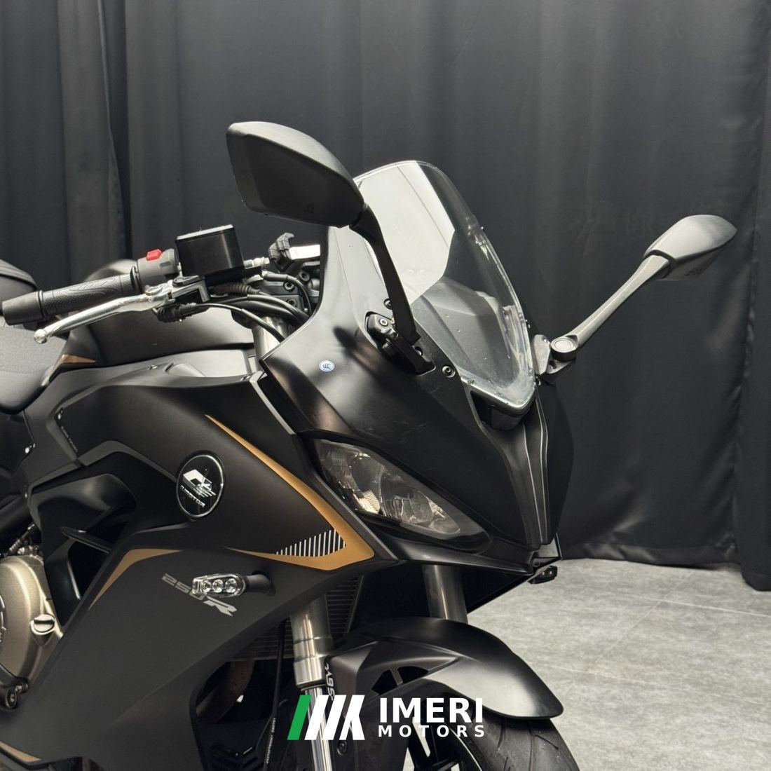 QJMOTOR SRK 250 - мотоцикл из Китая