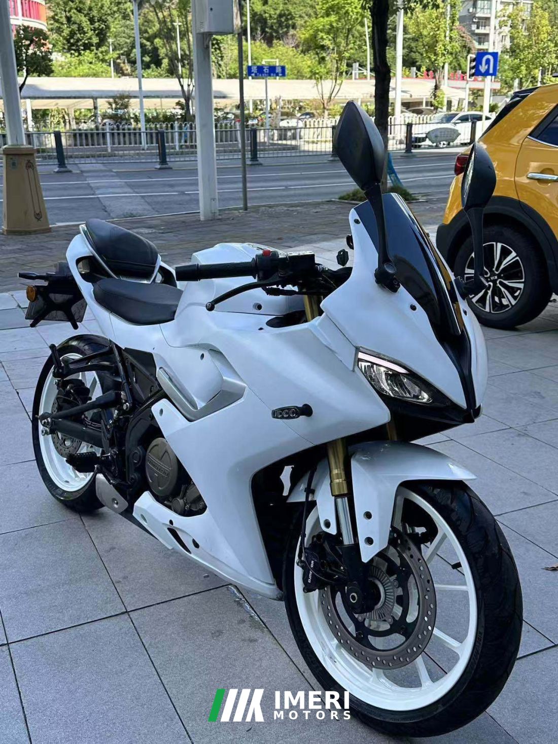 QJMOTOR SRK 250 - motorcycle from China