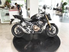 Honda CB500F - photo 4