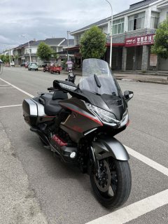 Honda Gold Wing GL1800 - ფოტო 1