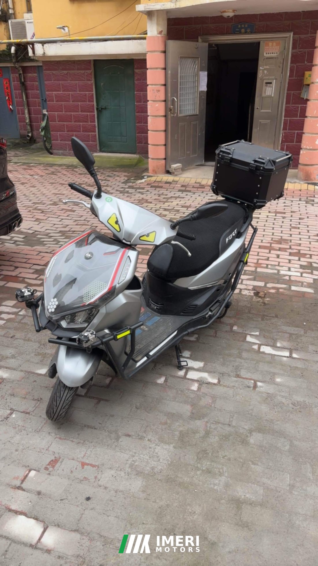 QJMOTOR Hong 150RS - motorcycle from China
