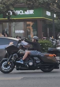 Harley-Davidson Road Glide 1868 cc - ფოტო 2