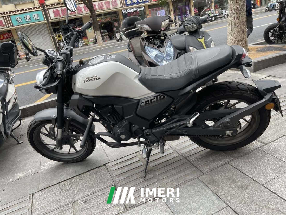 Sundiro Honda CBF190TR - мотоцикл из Китая