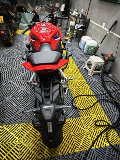 Honda CBR650R - photo 10