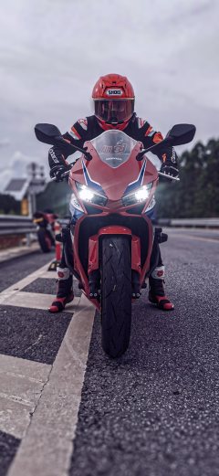 Honda CBR650R - photo 11